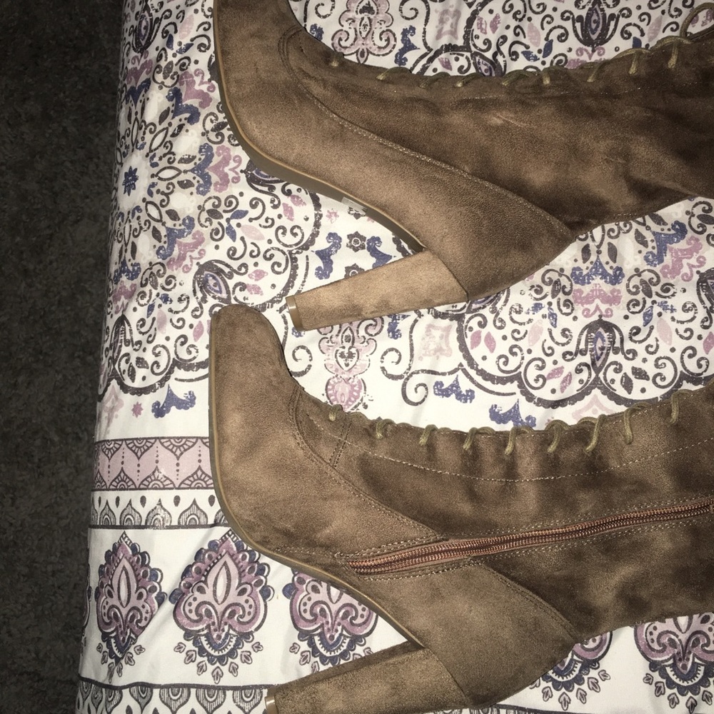 Fashion Nova thigh high boots - Picture 5 of 5